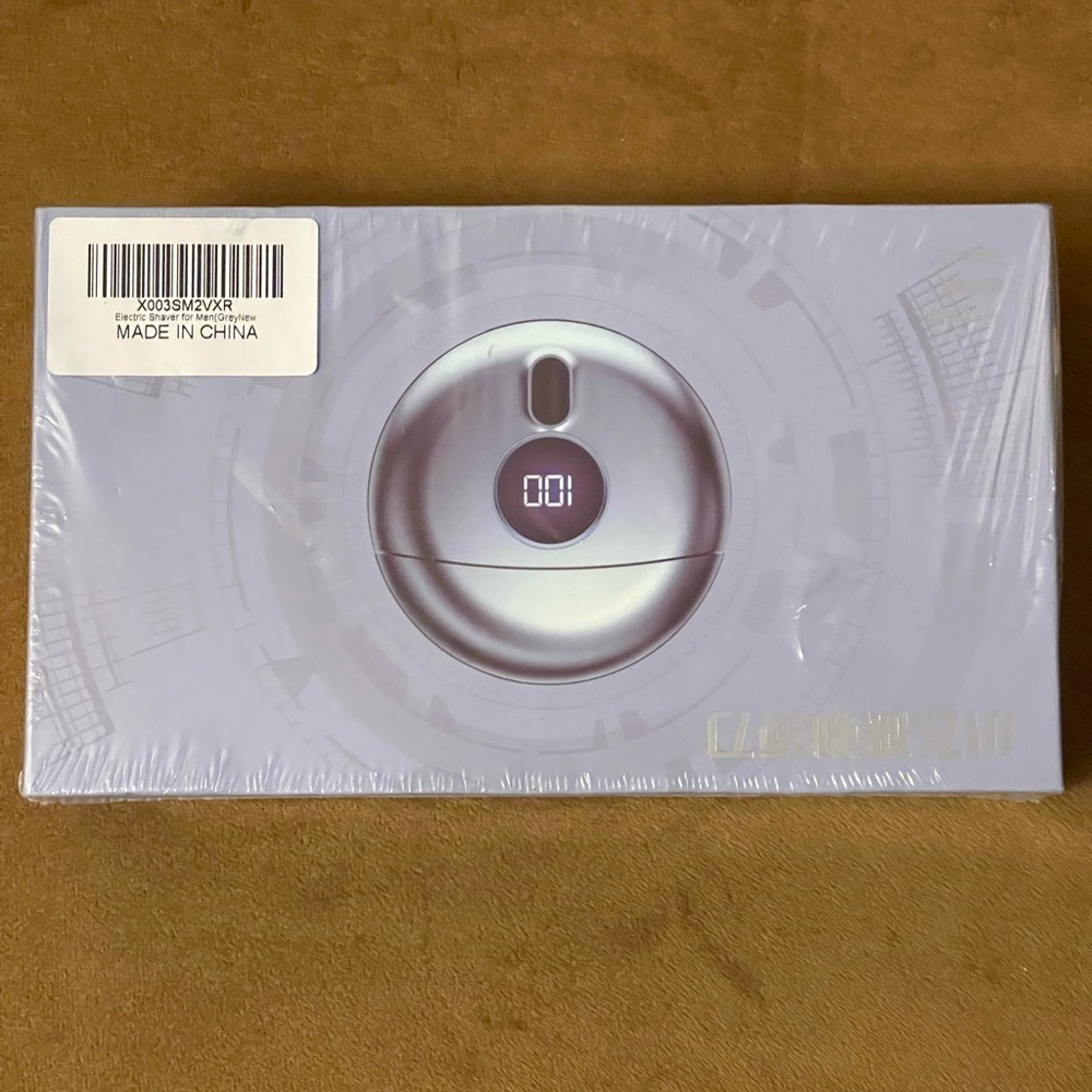 Electric shaver for men. New unopened.